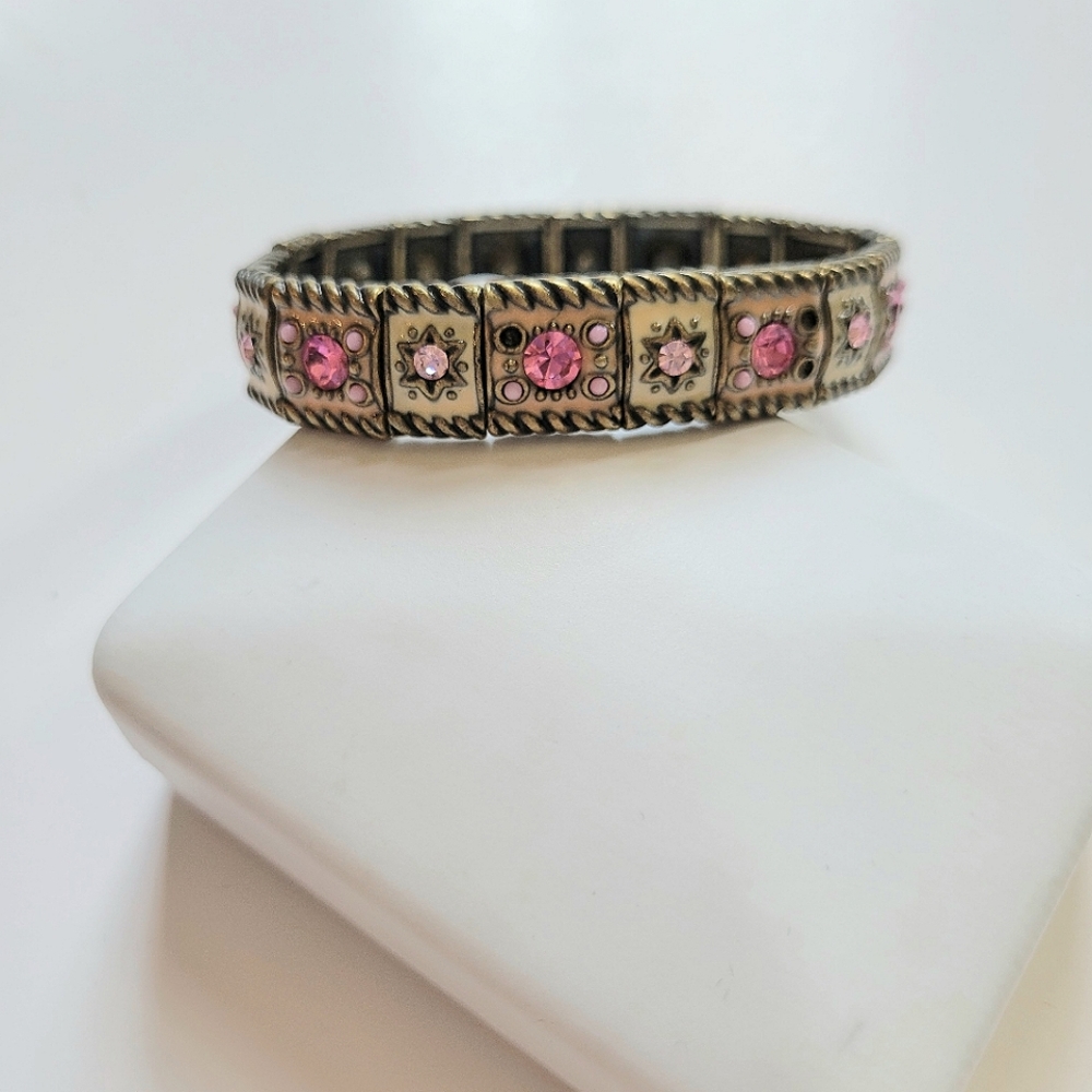 Cute Vintage Bracelet With Pink Studded Designs
